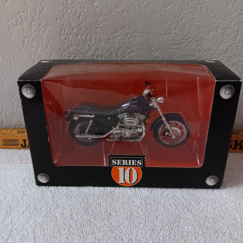 Series 10 Die-Cast Motorcycle Model